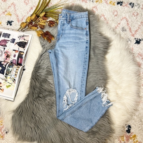 American Eagle 90s Skinny Light Wash Women’s Distressed Cutoff Jean Sz 6 Long - Picture 11 of 11